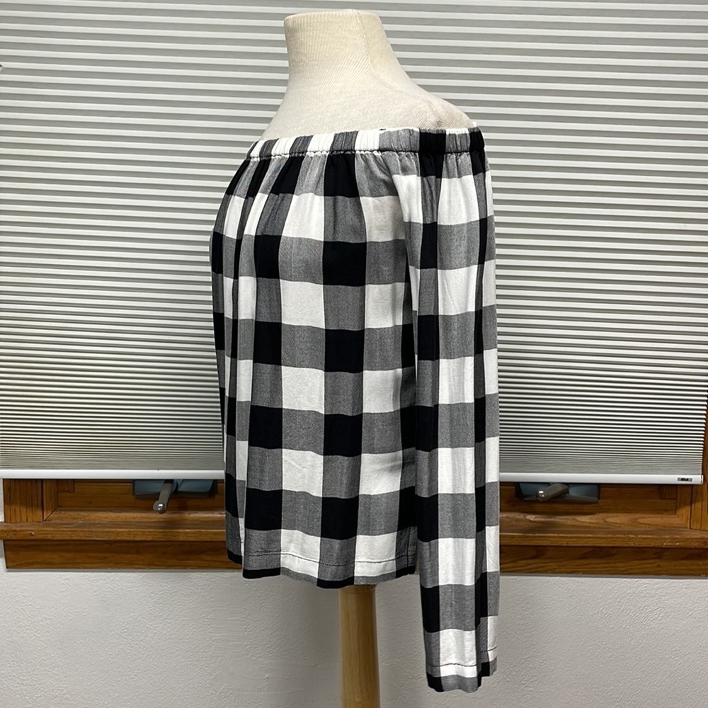 Cloth & Stone NWT Black and White Buffalo Check Off The Shoulder Top - Picture 8 of 12